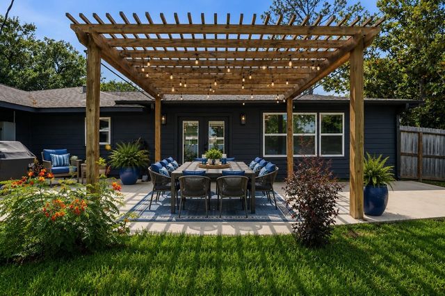 10819 Burdine Street, Houston, TX 77096