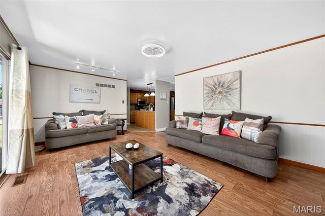 3655 Stonehaven Drive, Florissant, MO 63033