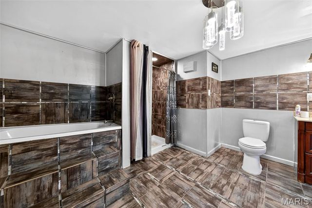 3655 Stonehaven Drive, Florissant, MO 63033
