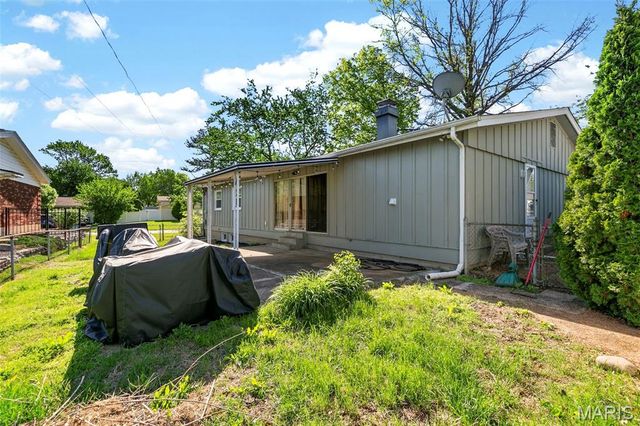 3655 Stonehaven Drive, Florissant, MO 63033