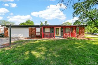 3655 Stonehaven Drive, Florissant, MO 63033