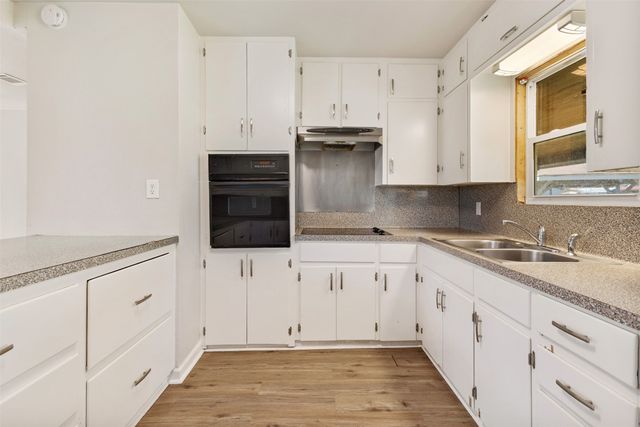 2016 Gavin Road, Tool, TX 75143