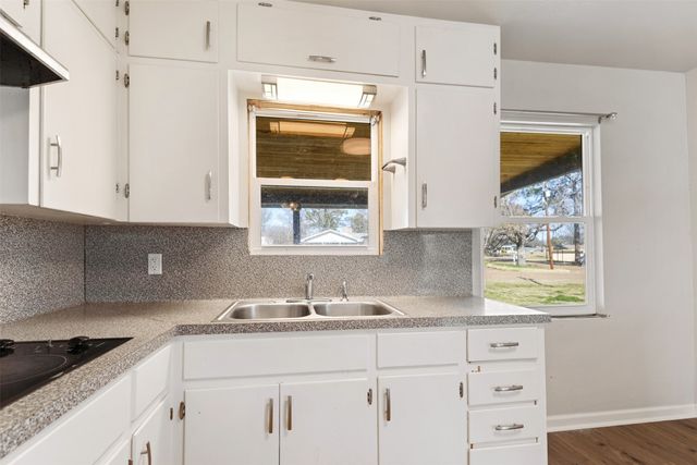 2016 Gavin Road, Tool, TX 75143