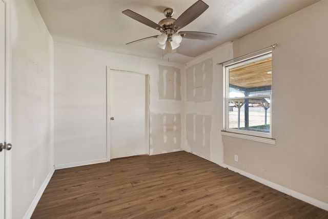 2016 Gavin Road, Tool, TX 75143