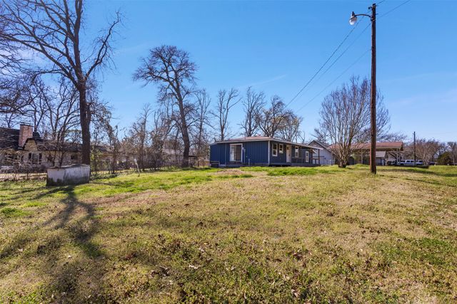 2016 Gavin Road, Tool, TX 75143
