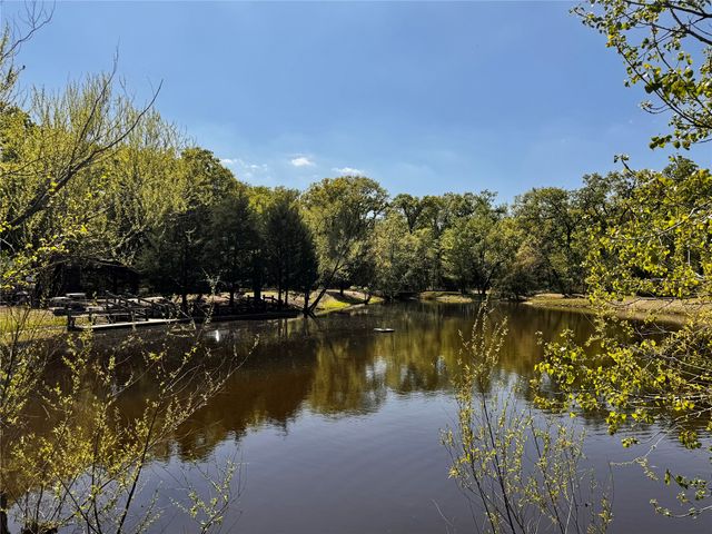 705 VZ County Road 3211, Wills Point, TX 75169