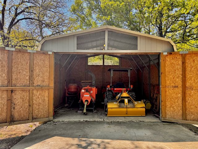 705 VZ County Road 3211, Wills Point, TX 75169