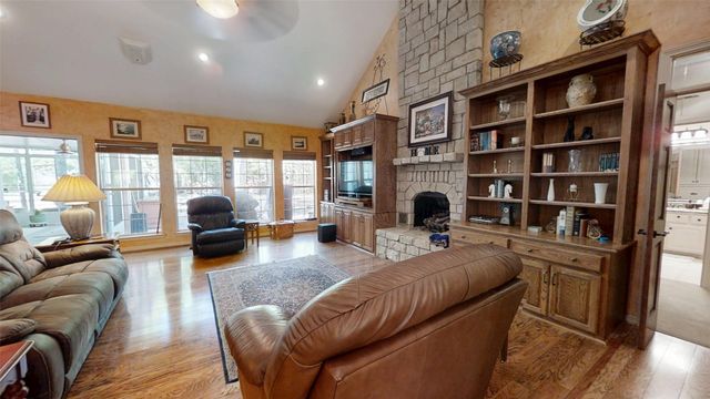 705 VZ County Road 3211, Wills Point, TX 75169