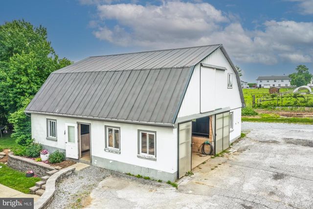 57 ORCHARD RD, Bird In Hand, PA 17505
