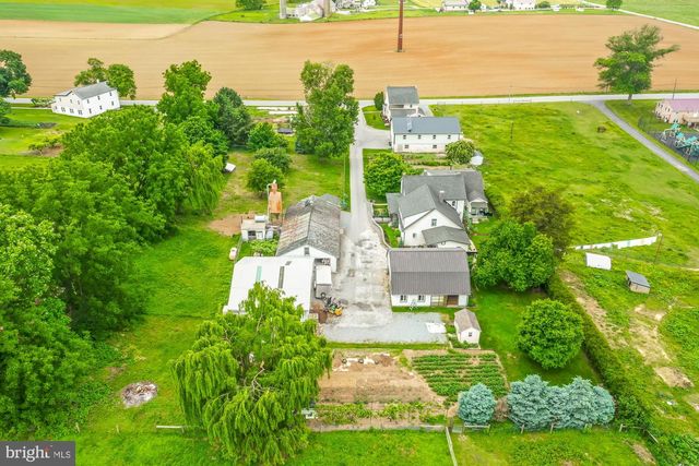 57 ORCHARD RD, Bird In Hand, PA 17505