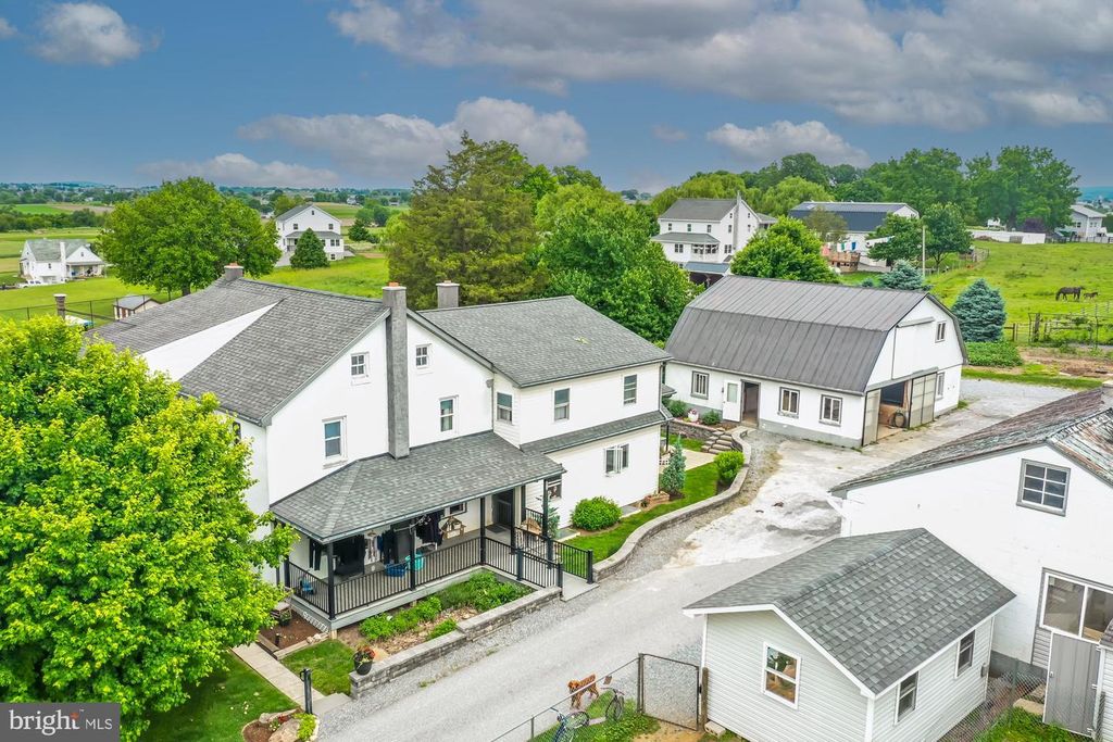 57 ORCHARD RD, Bird In Hand, PA 17505