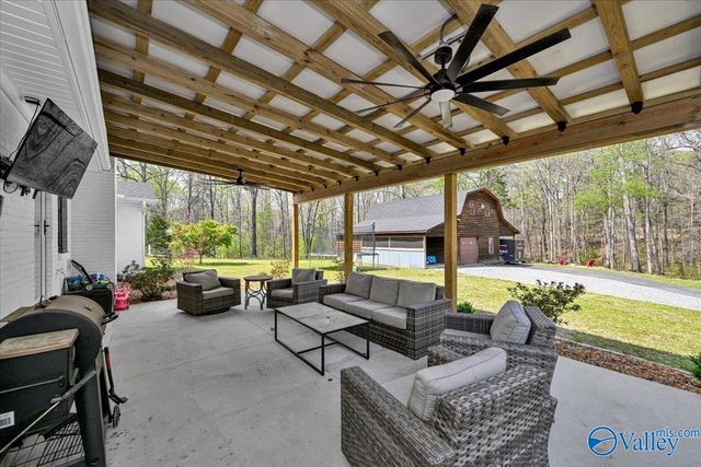 1403 Neighbors Lane SW, Hartselle, AL 35640