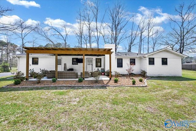 1403 Neighbors Lane SW, Hartselle, AL 35640