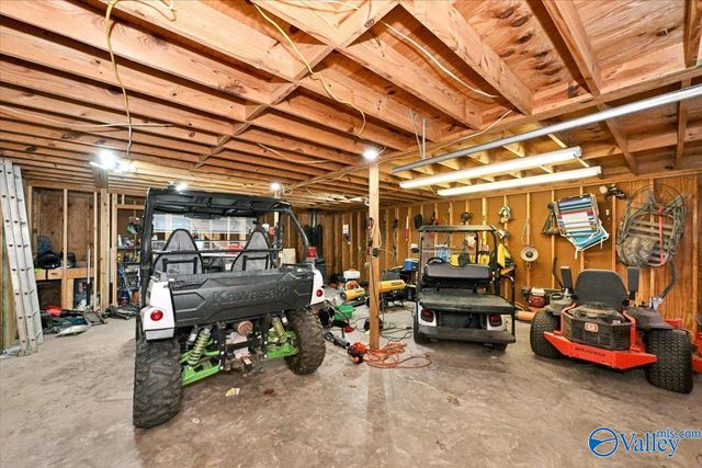 1403 Neighbors Lane SW, Hartselle, AL 35640