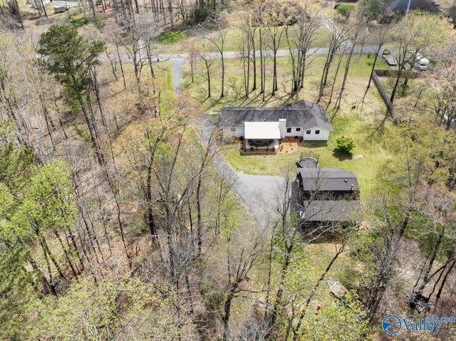 1403 Neighbors Lane SW, Hartselle, AL 35640