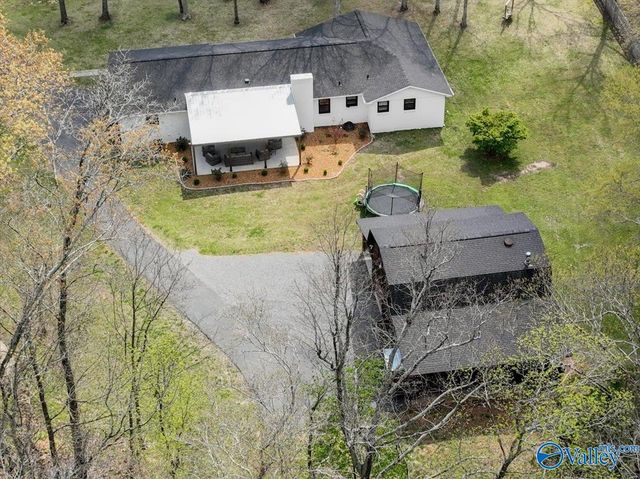 1403 Neighbors Lane SW, Hartselle, AL 35640