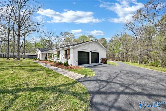 1403 Neighbors Lane SW, Hartselle, AL 35640