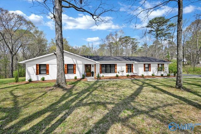 1403 Neighbors Lane SW, Hartselle, AL 35640