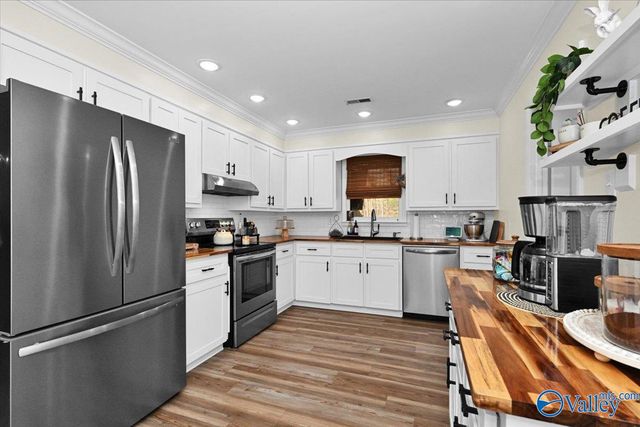 1403 Neighbors Lane SW, Hartselle, AL 35640