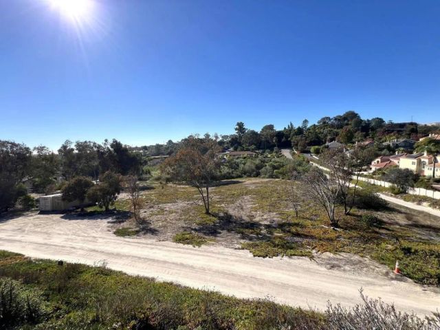 Mays Hollow Lane, Encinitas, CA 92024