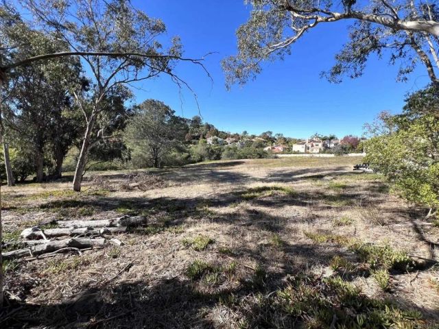 Mays Hollow Lane, Encinitas, CA 92024