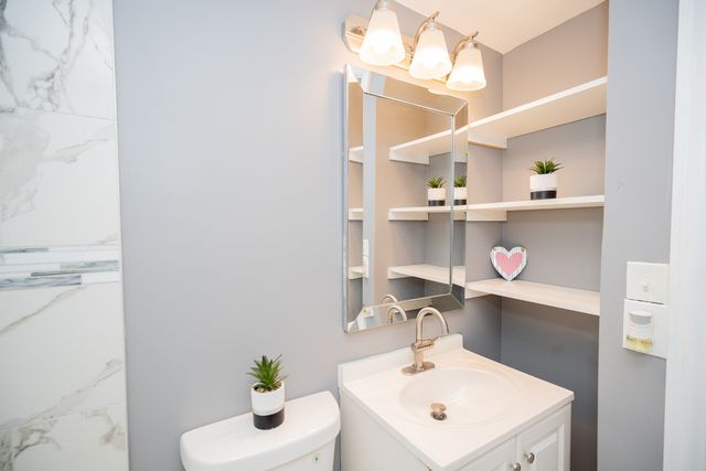 16551 Plymouth Drive, Markham, IL 60428