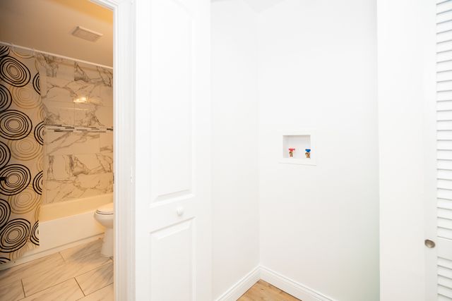 16551 Plymouth Drive, Markham, IL 60428