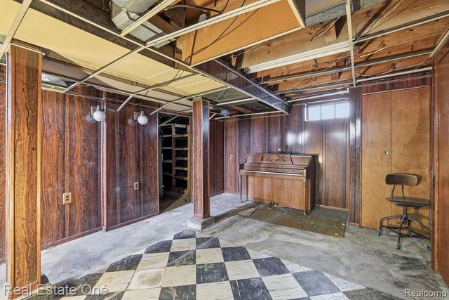 4172 Academy Street, Dearborn Heights, MI 48125