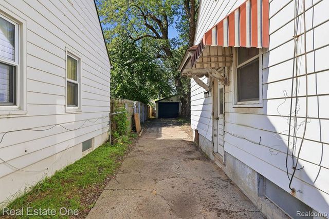 4172 Academy Street, Dearborn Heights, MI 48125