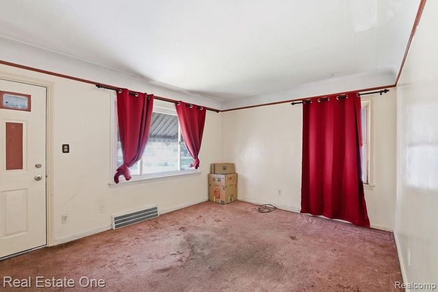 4172 Academy Street, Dearborn Heights, MI 48125