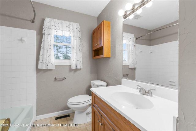 3863 Delano Drive, Eaton Rapids, MI 48827