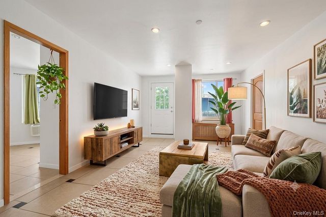 10607 Northern Boulevard 2B, Corona, NY 11368