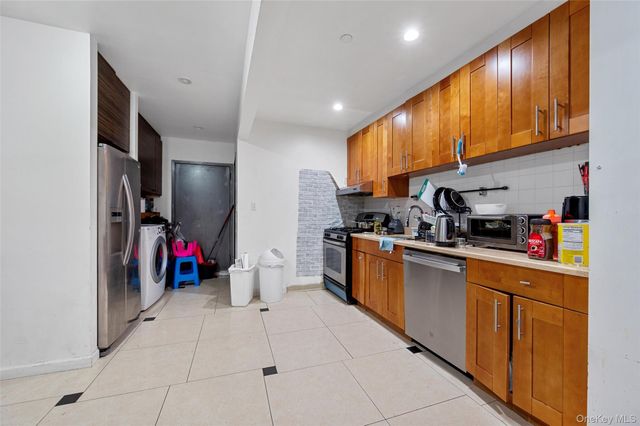 10607 Northern Boulevard 2B, Corona, NY 11368