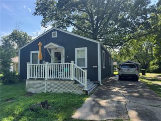 1007 A & B S Lexington Street, Harrisonville, MO 64701