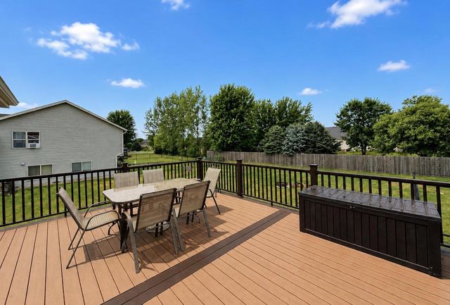 612 Birdie Lane, Poynette, WI 53955