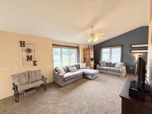 612 Birdie Lane, Poynette, WI 53955