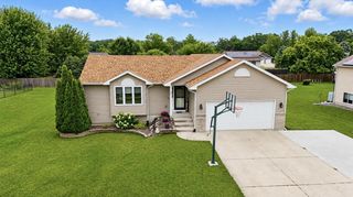 612 Birdie Lane, Poynette, WI 53955