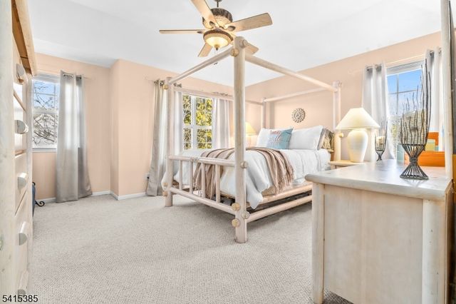 20 Chesterfield Ct, Raritan Twp., NJ 08822