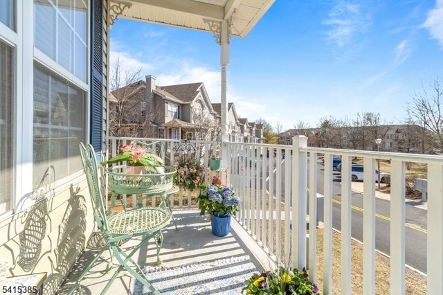 20 Chesterfield Ct, Raritan Twp., NJ 08822