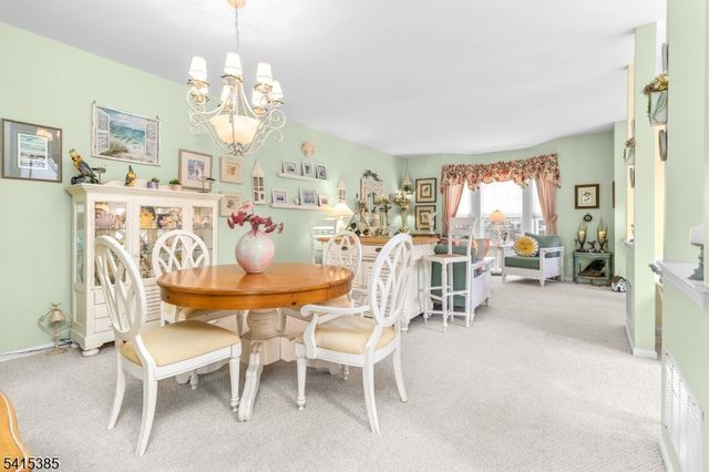 20 Chesterfield Ct, Raritan Twp., NJ 08822