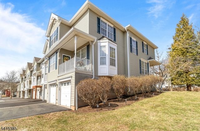20 Chesterfield Ct, Raritan Twp., NJ 08822