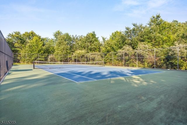 20 Chesterfield Ct, Raritan Twp., NJ 08822