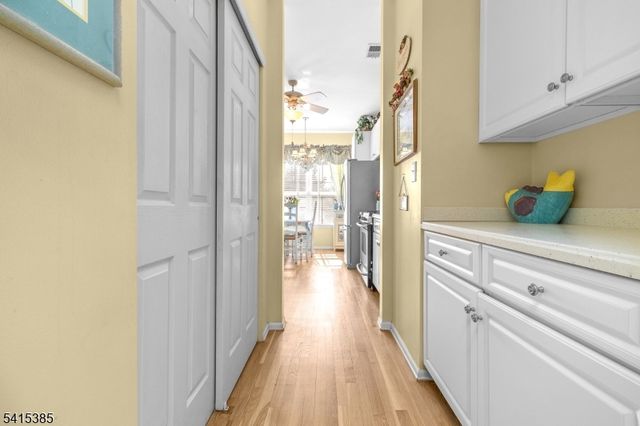 20 Chesterfield Ct, Raritan Twp., NJ 08822