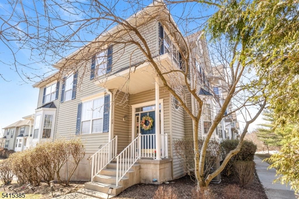 20 Chesterfield Ct, Raritan Twp., NJ 08822