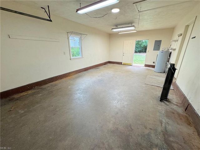 2361 Seaboard RD, Virginia Beach, VA 23456
