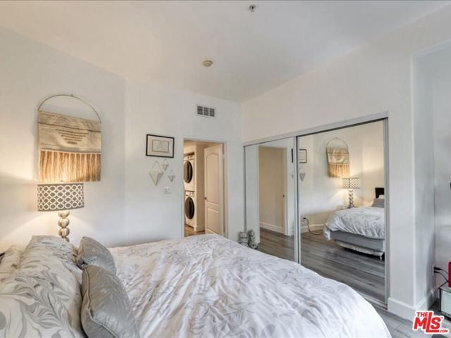 4477 Woodman Avenue 304, Sherman Oaks, CA 91423