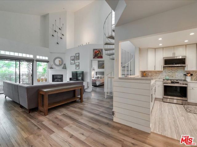4477 Woodman Avenue 304, Sherman Oaks, CA 91423