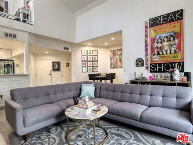 4477 Woodman Avenue 304, Sherman Oaks, CA 91423