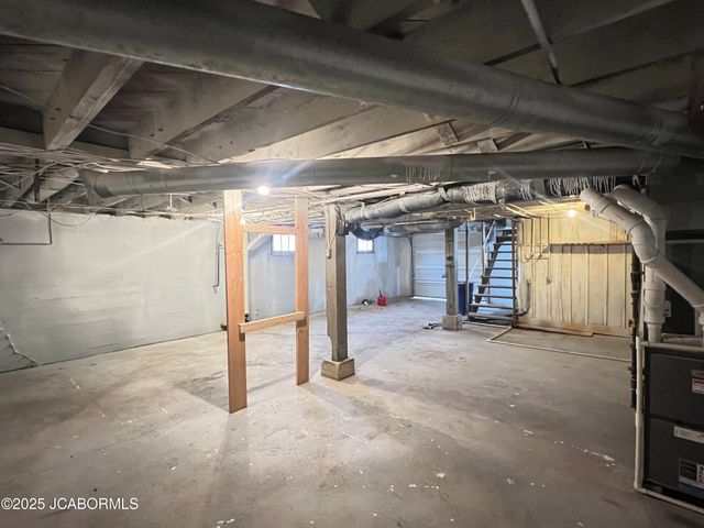 1705 W MCCARTY STREET, Jefferson City, MO 65109