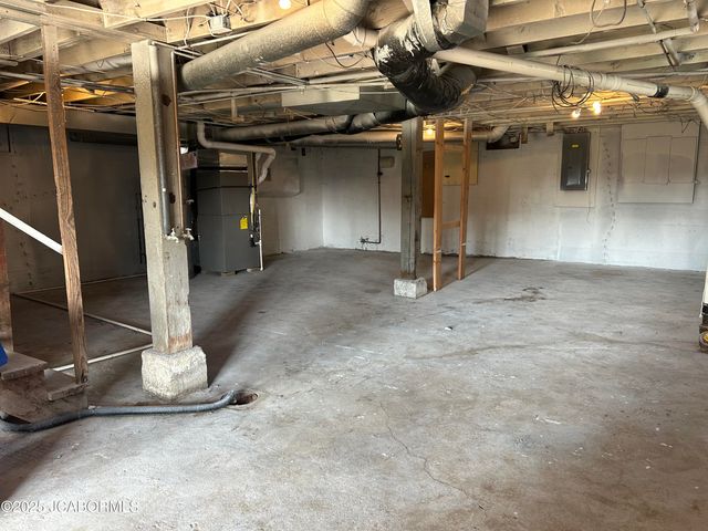 1705 W MCCARTY STREET, Jefferson City, MO 65109